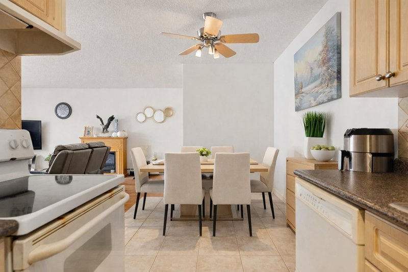 306 - 7240 Lindsay Road
