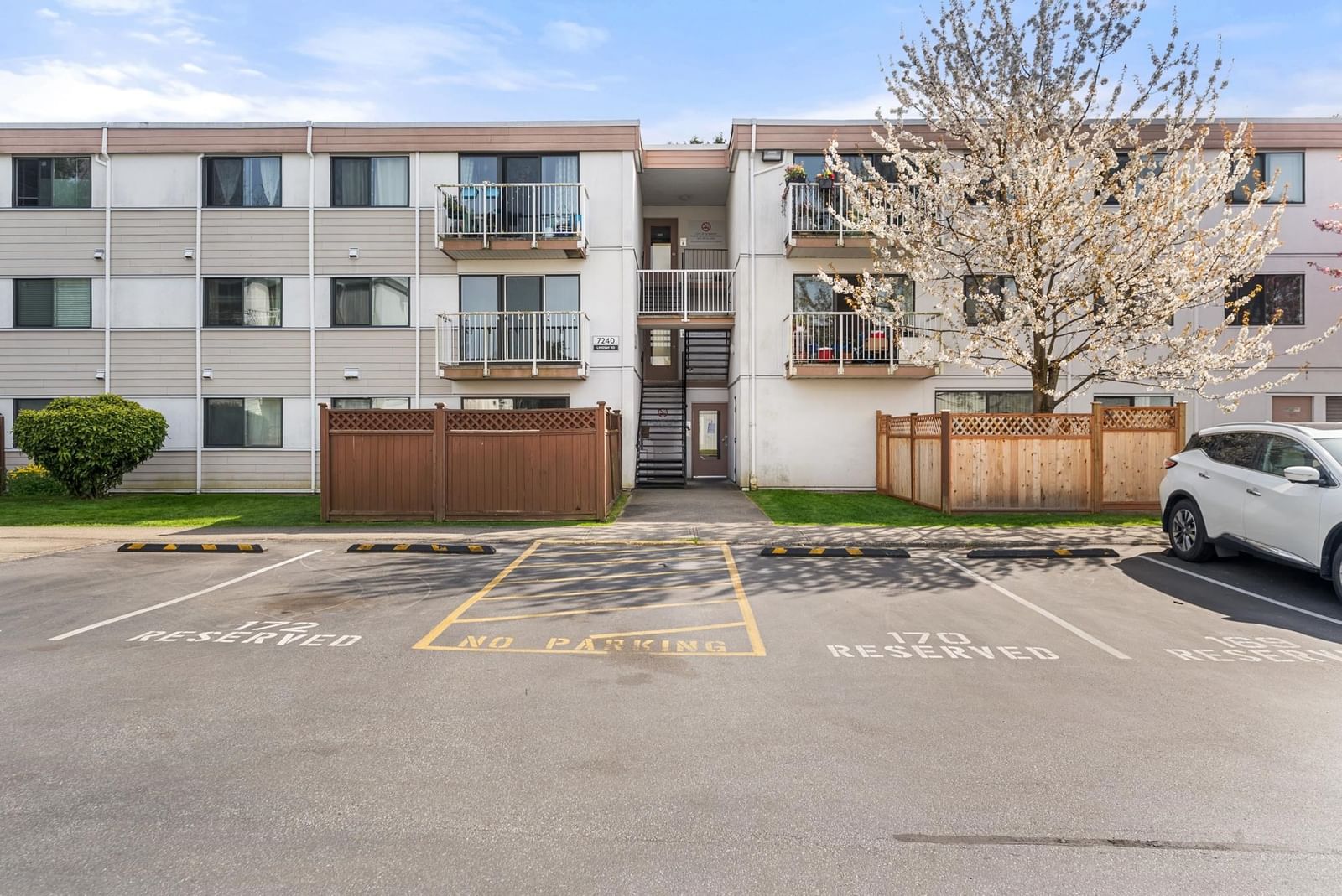 Listing Image 20