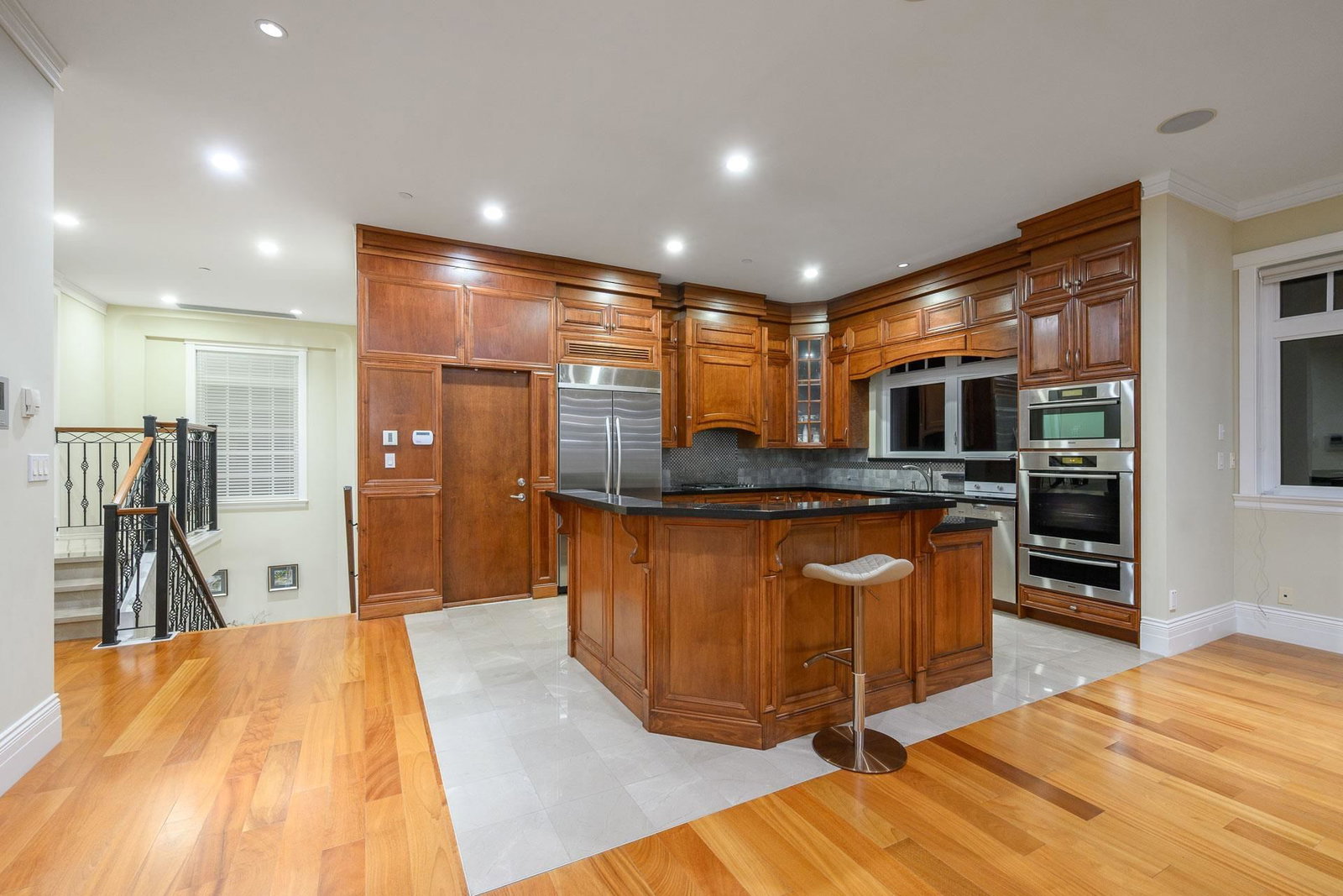 Listing Image 14