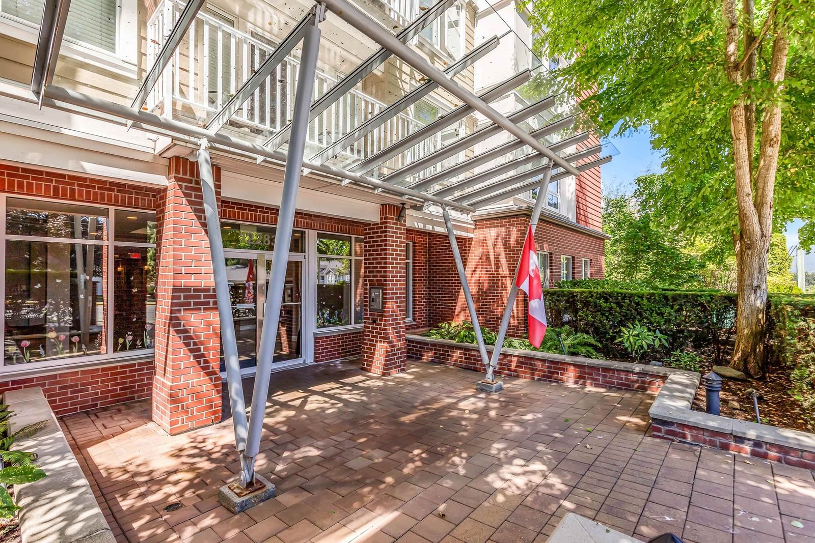 Listing Image 5