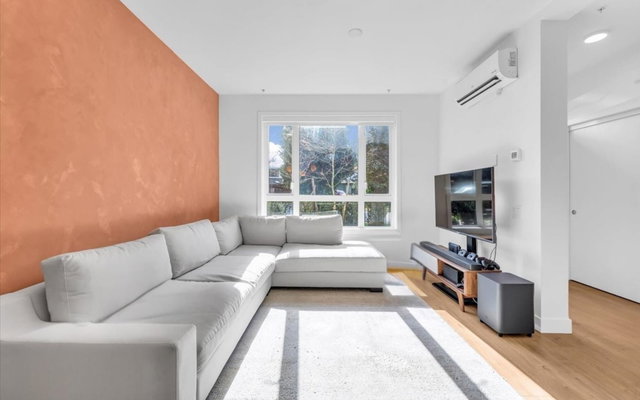 175 - 2035 Glenaire Drive