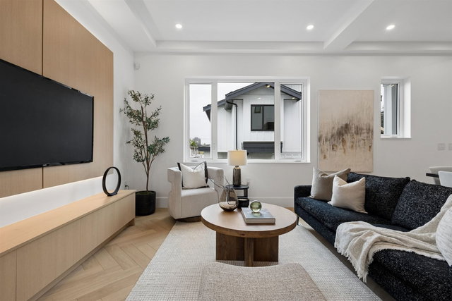 2 - 3637 46th Avenue E