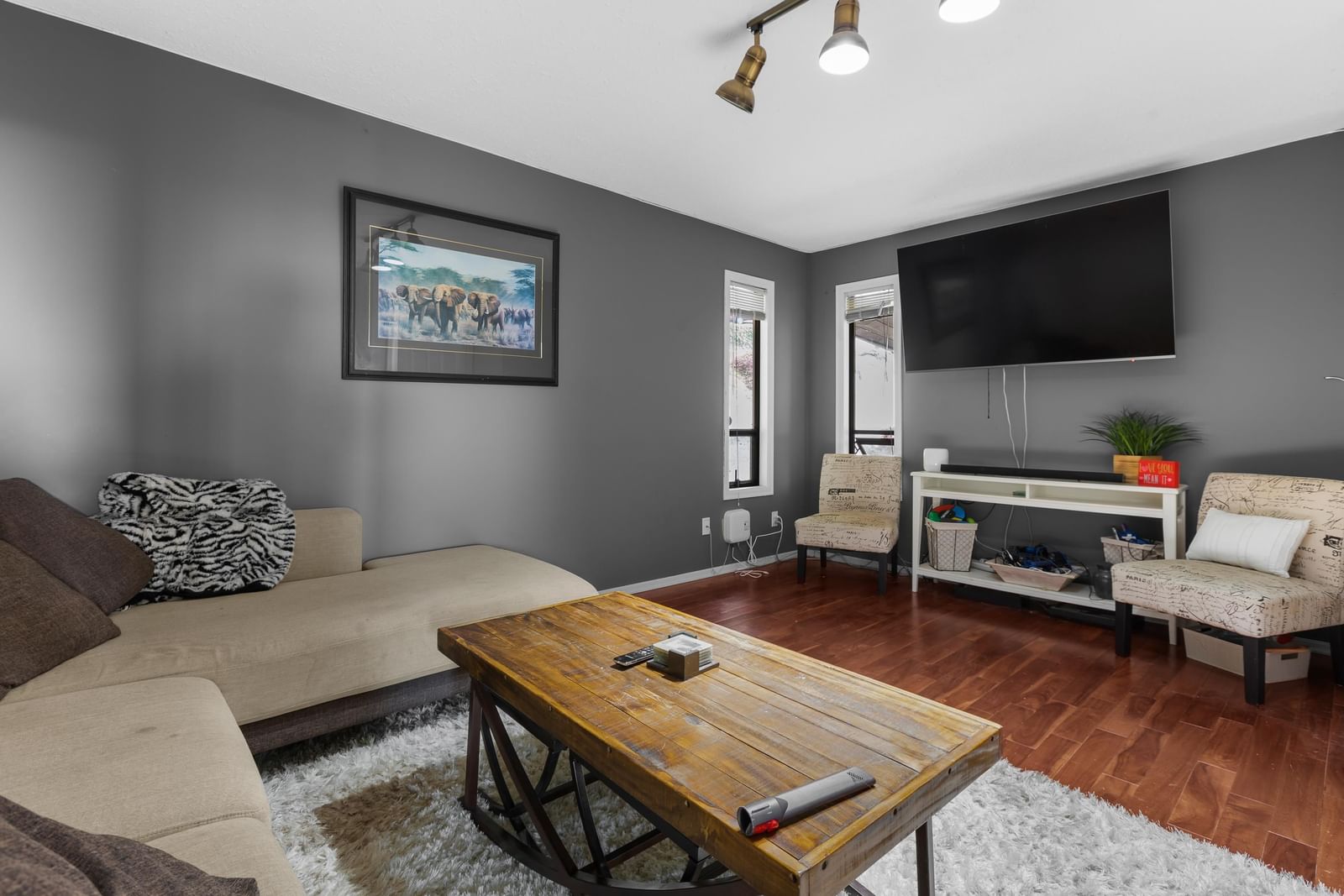 Listing Image 15