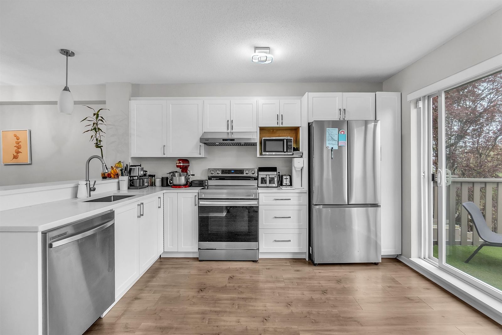 Listing Image 9