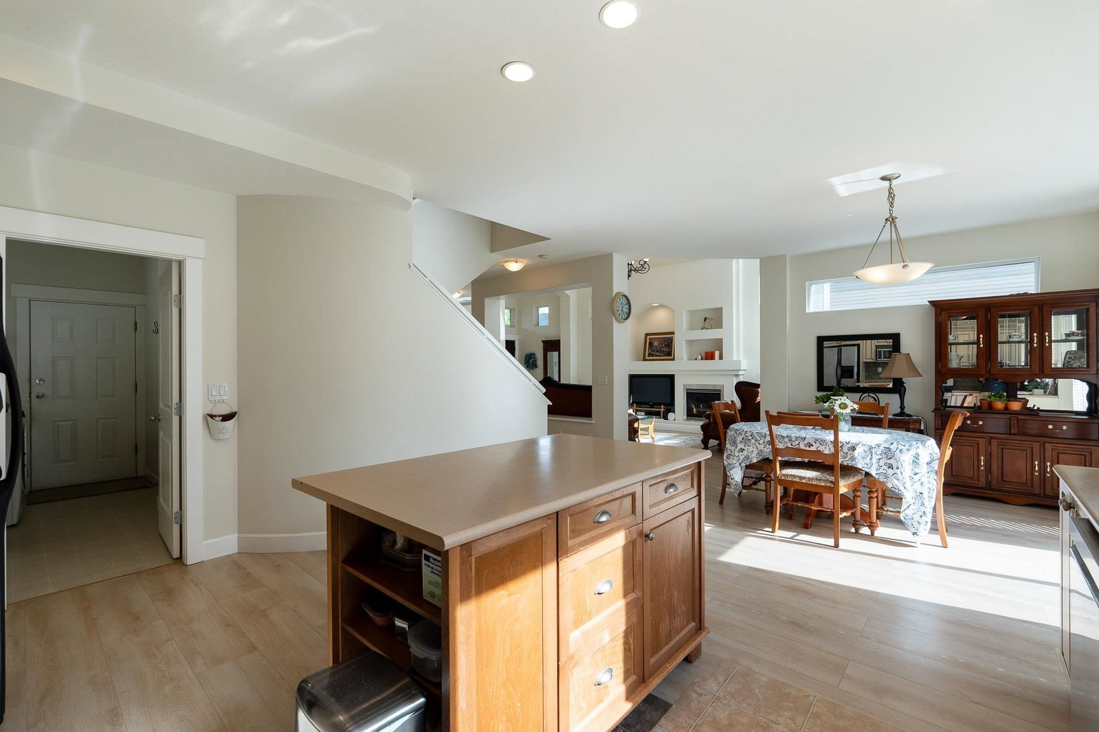 Listing Image 8