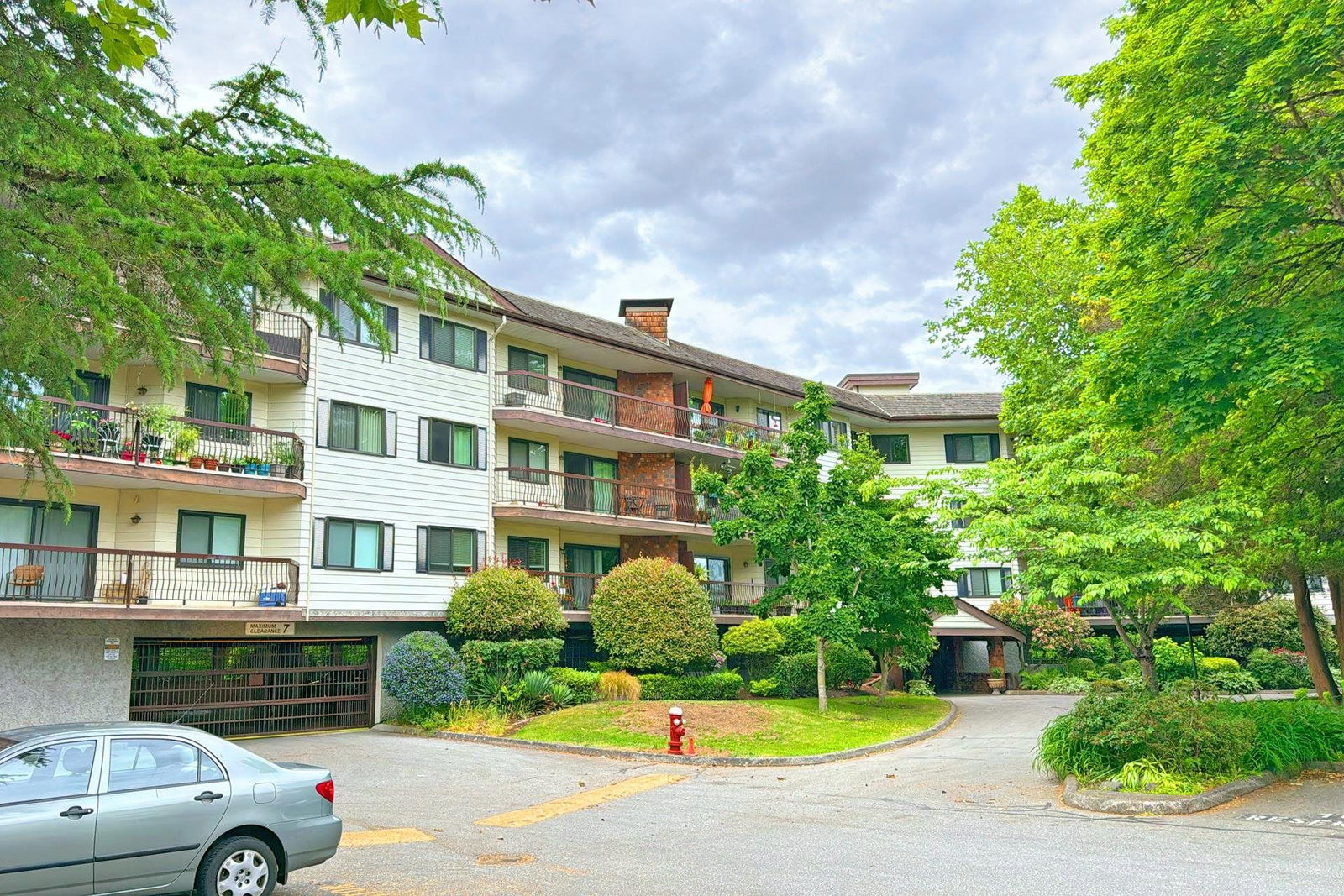 Listing Image 3