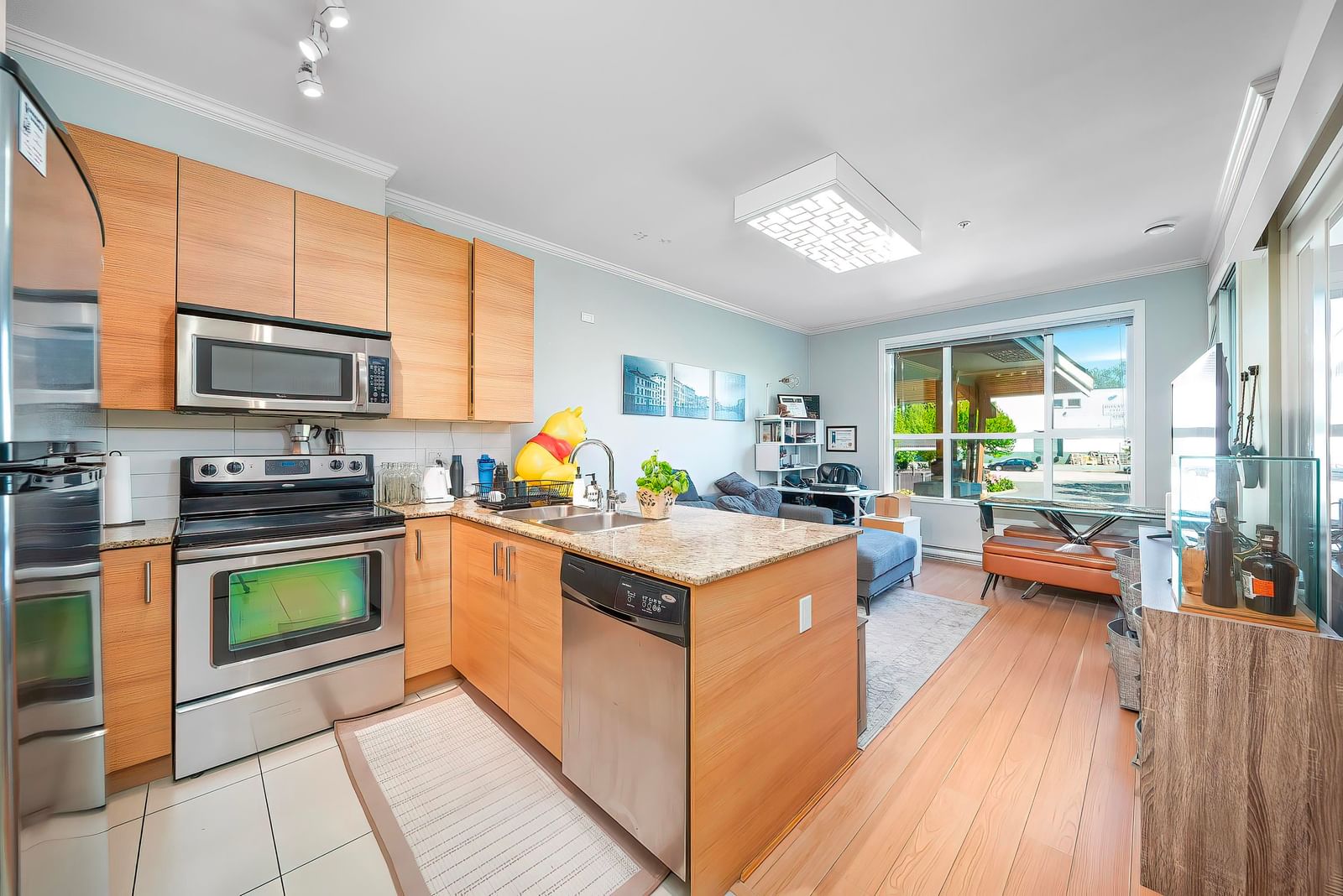 Listing Image 5