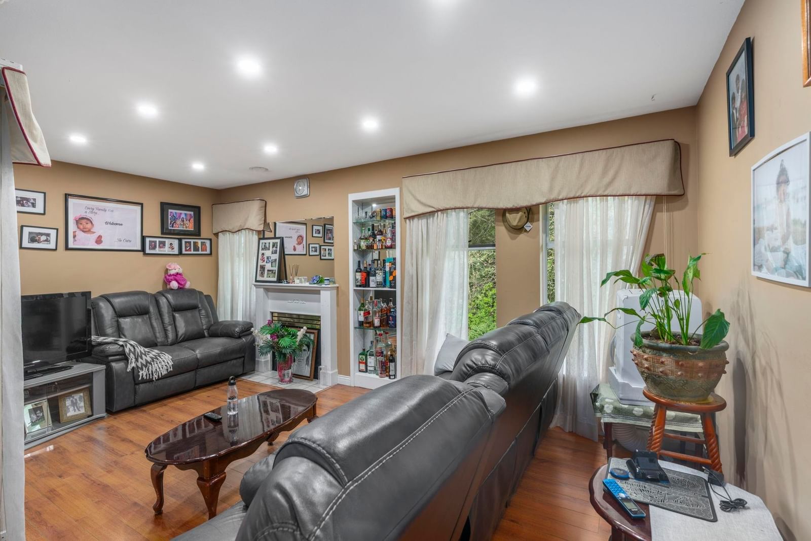 Listing Image 13
