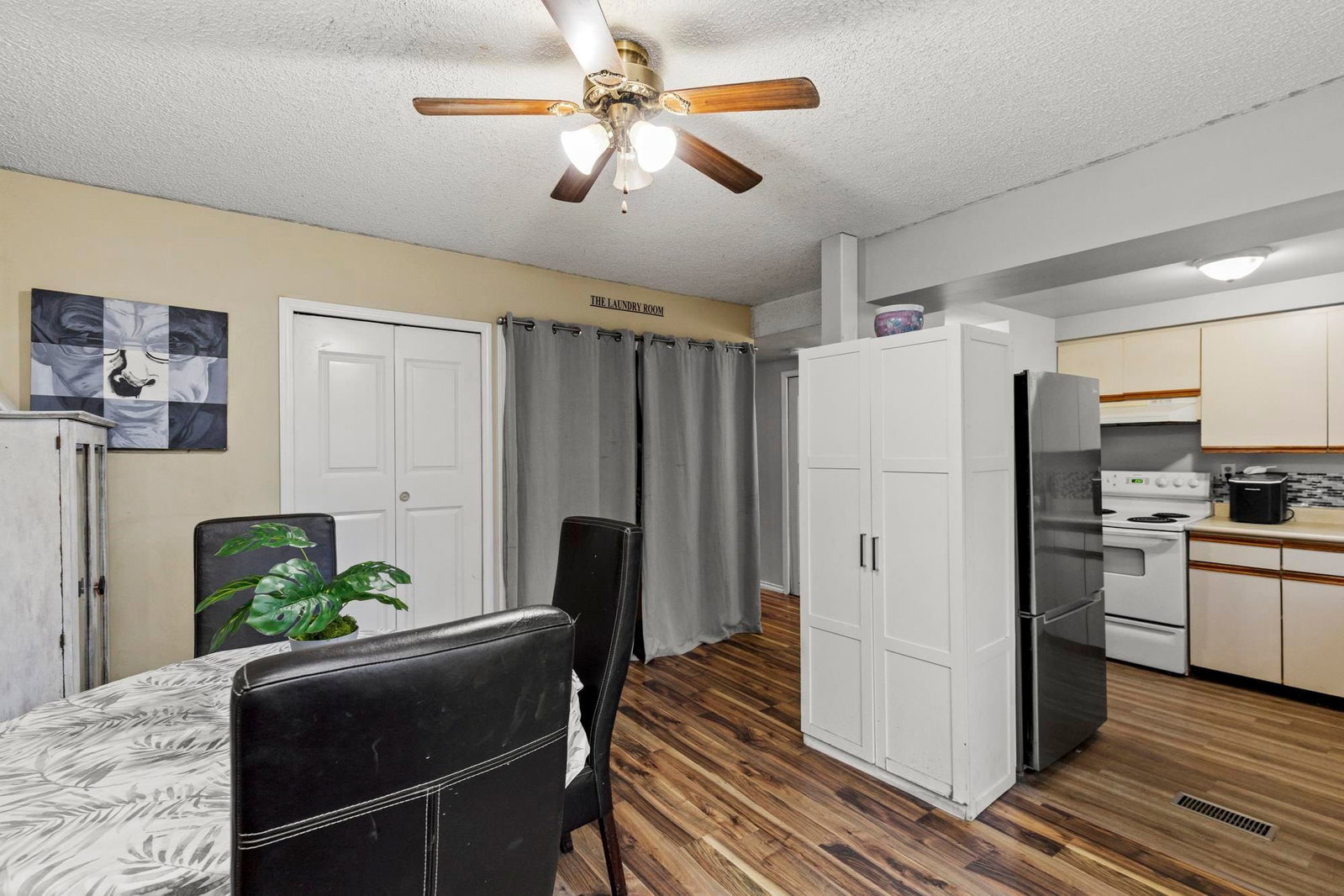Listing Image 14