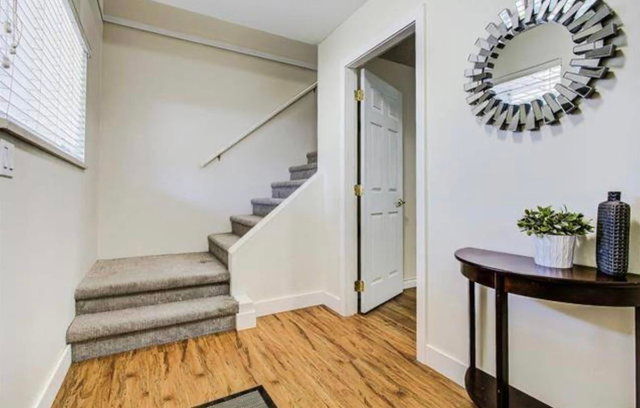 Upper - 11283 Harrison St