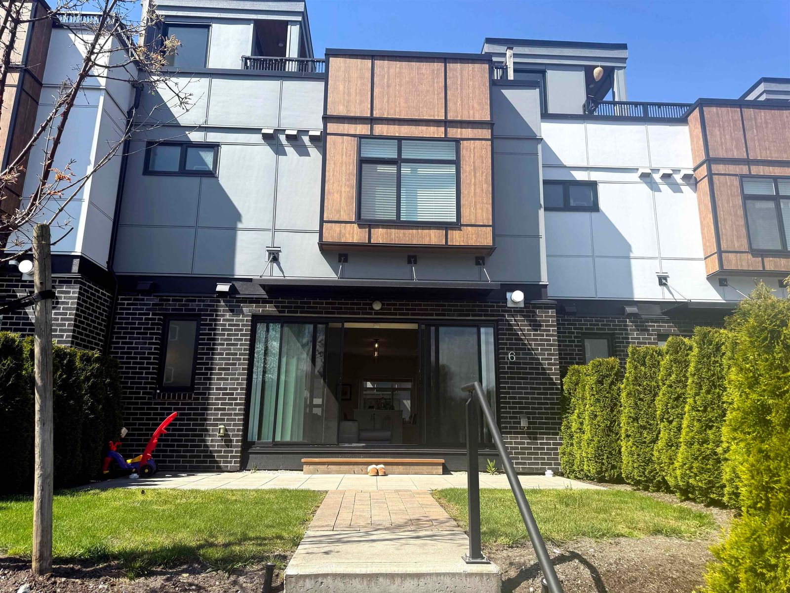 Listing Image 17