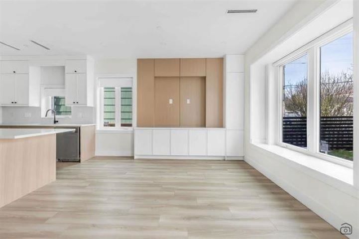 718 62nd Avenue E, Vancouver, British Columbia