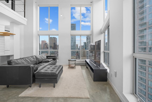 1012 - 933 Seymour Street