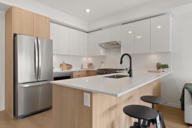 207 - 2277 Hawthorne Avenue