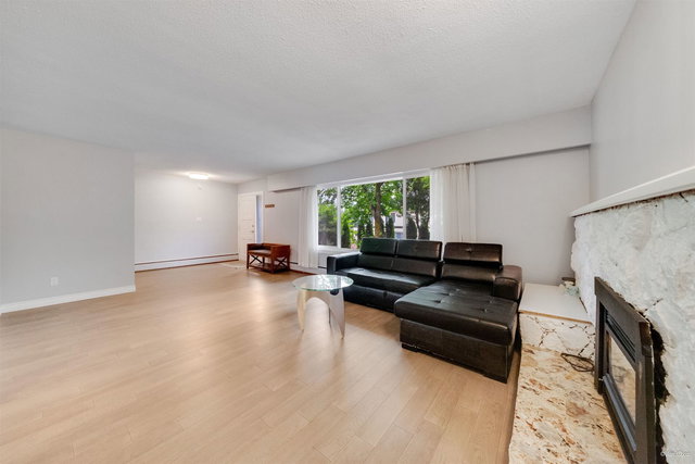 4366 Gilpin Crescent