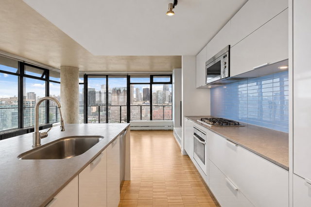 2105 - 108 Cordova Street W