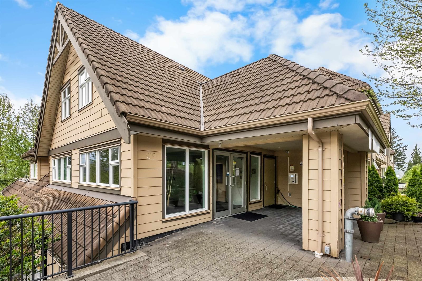 Listing Image 29