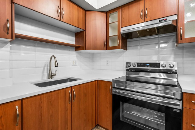 104 - 160 Shoreline Circle