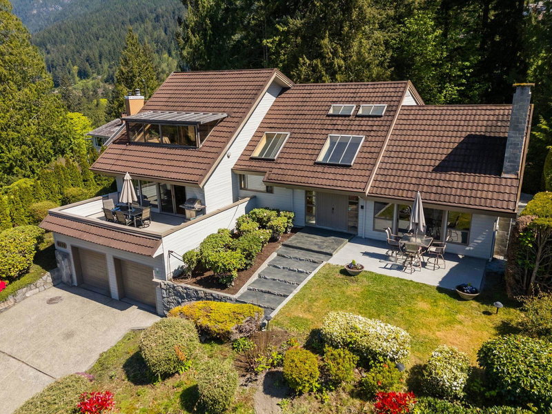 8570 Ansell Place, West Vancouver, British Columbia