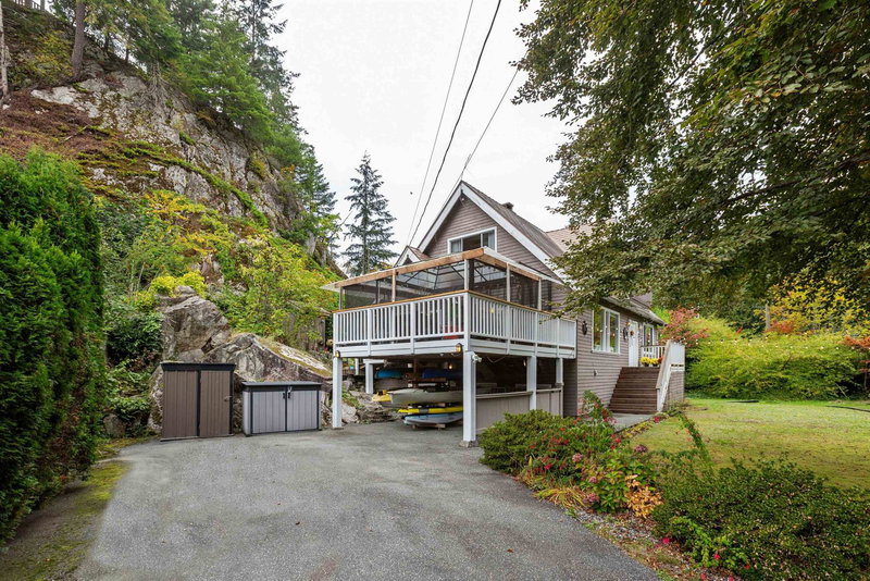 5607 Eagle Harbour Road, West Vancouver, British Columbia
