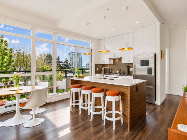 310 - 105 2nd Street W