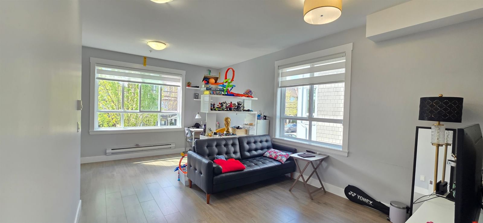 Listing Image 12
