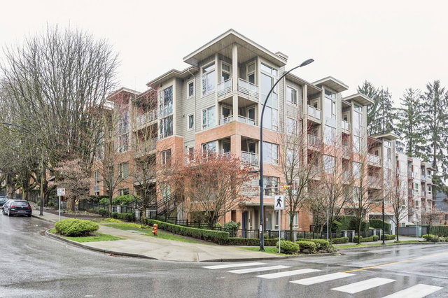 404 - 159 22nd Street W