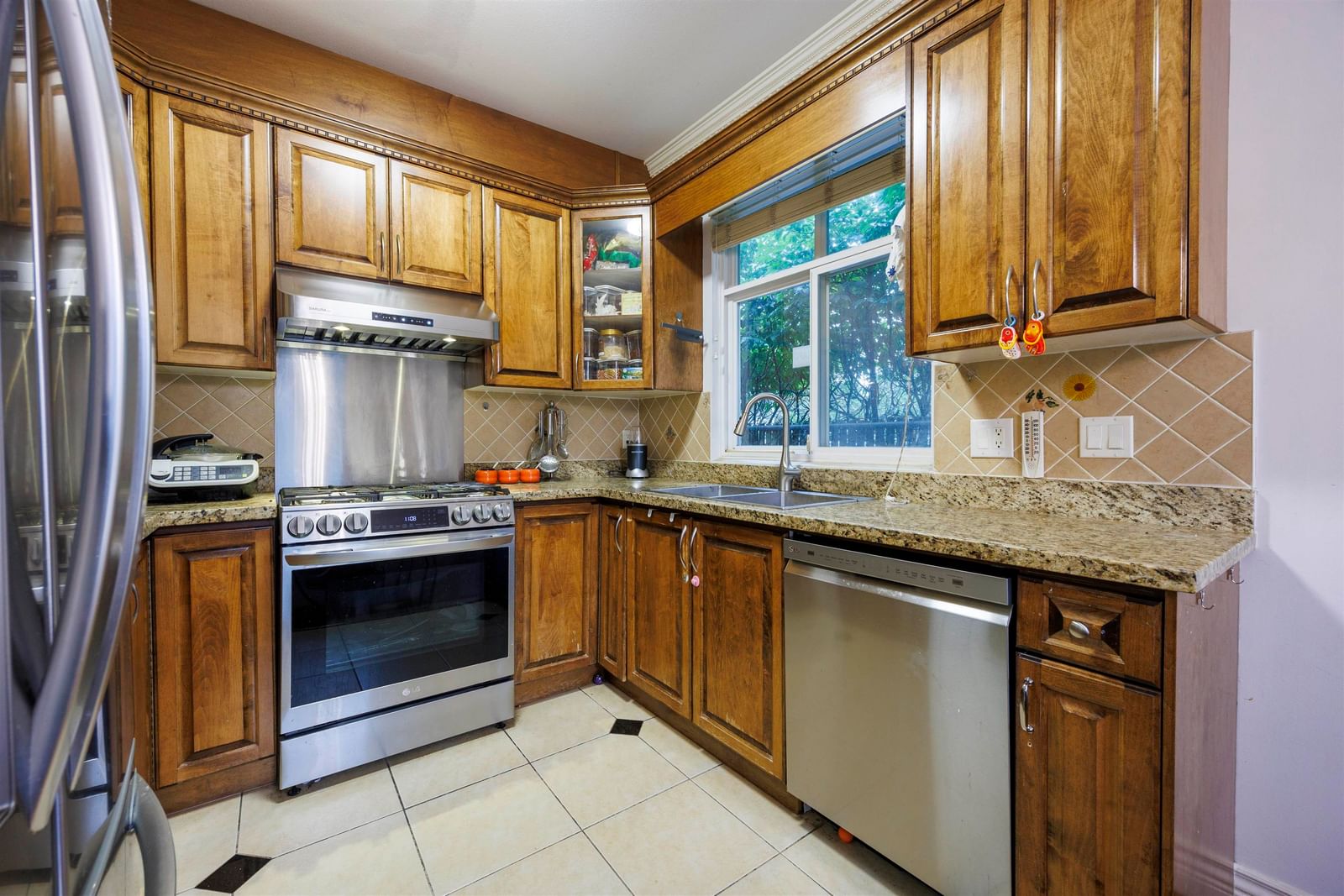 Listing Image 10