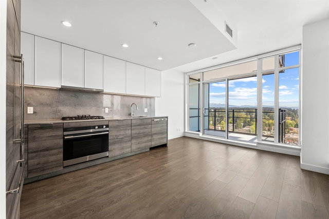 1203 - 1045 Austin Avenue