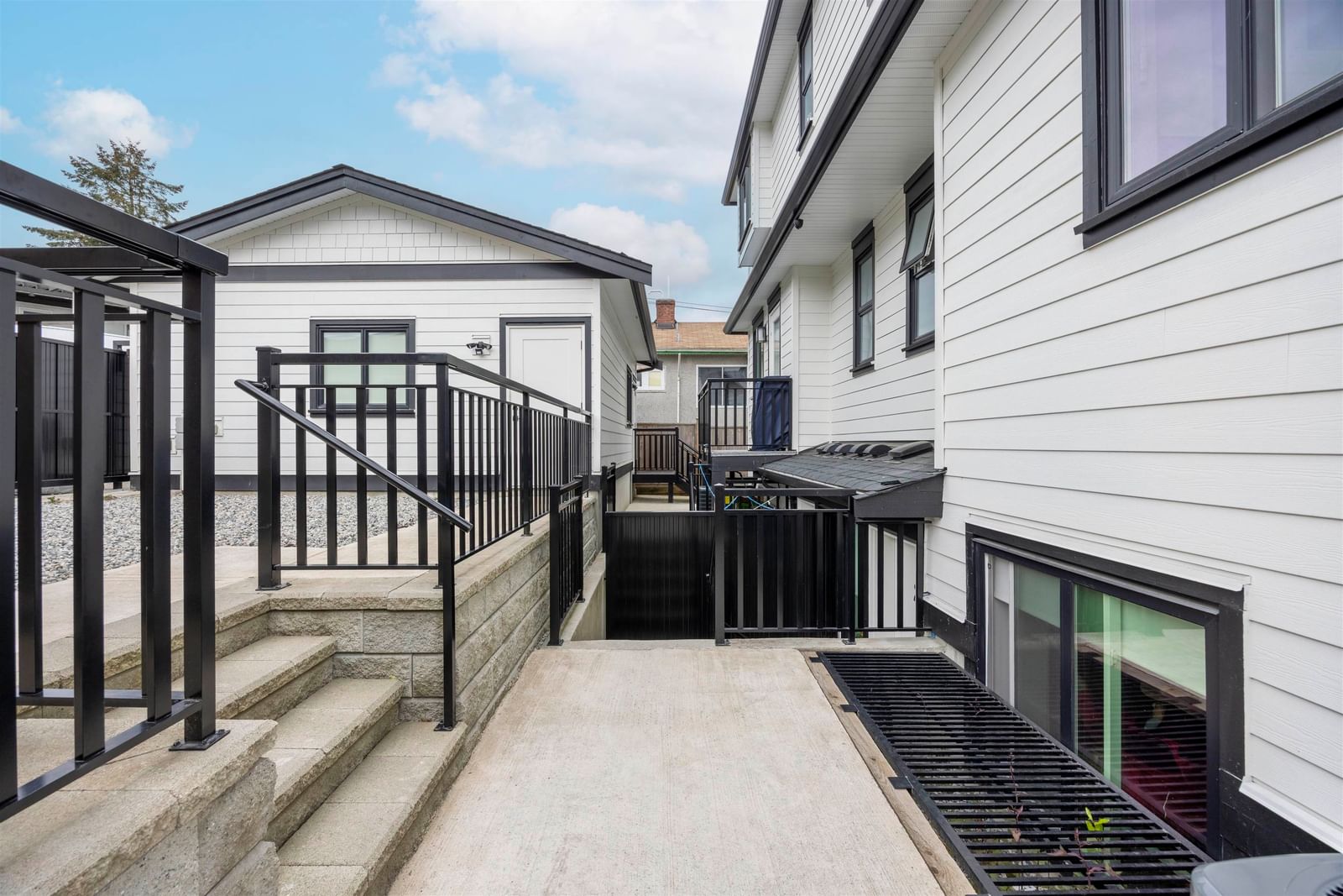 Listing Image 22