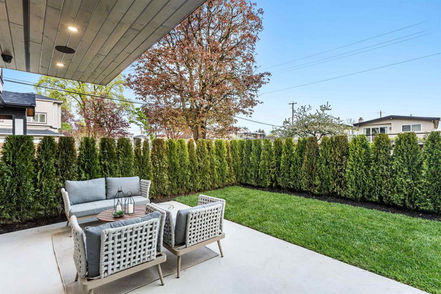 1 - 165 45th Avenue E