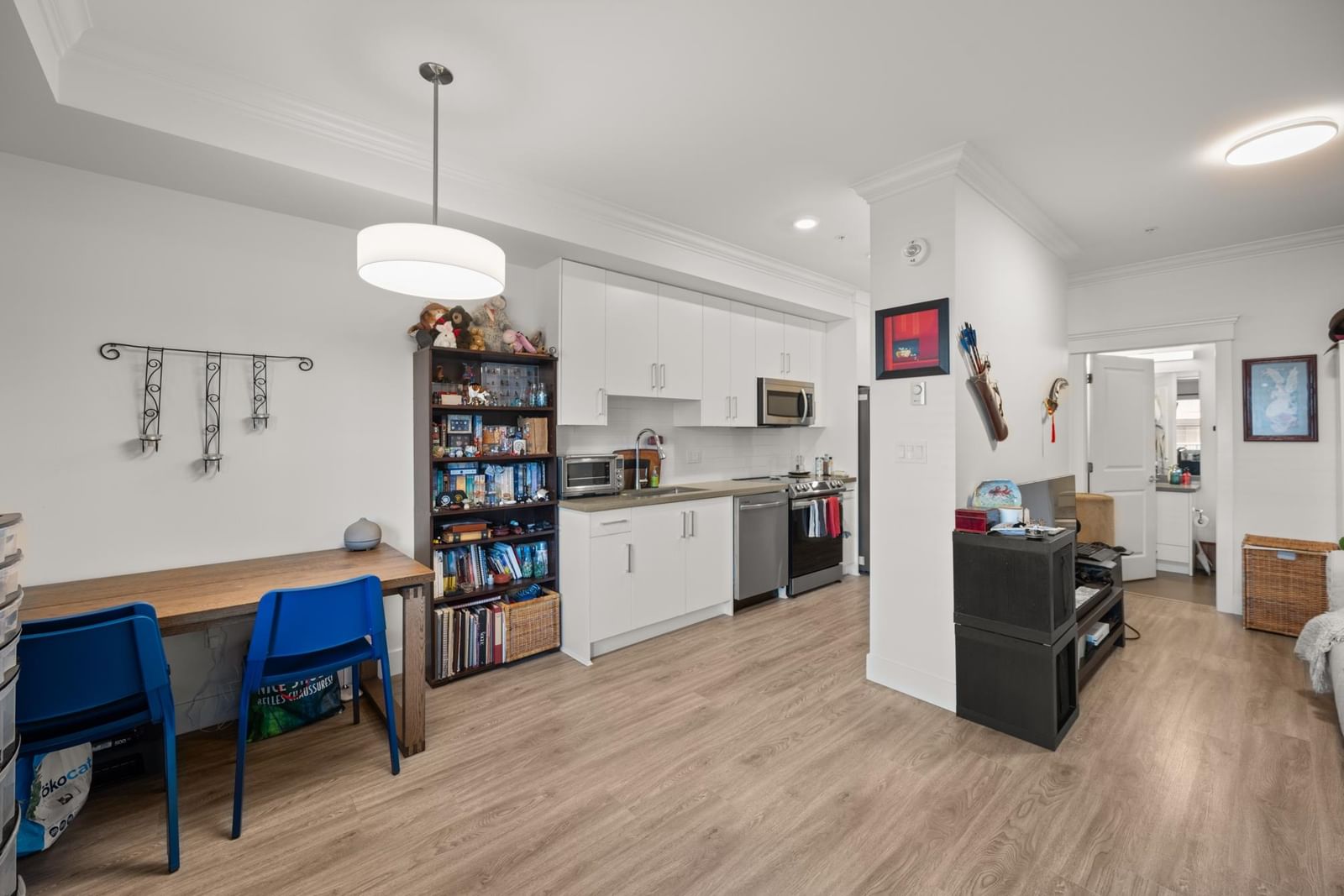 Listing Image 19