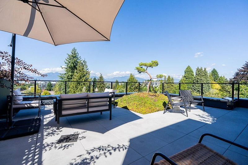 202 - 539 28th Avenue W