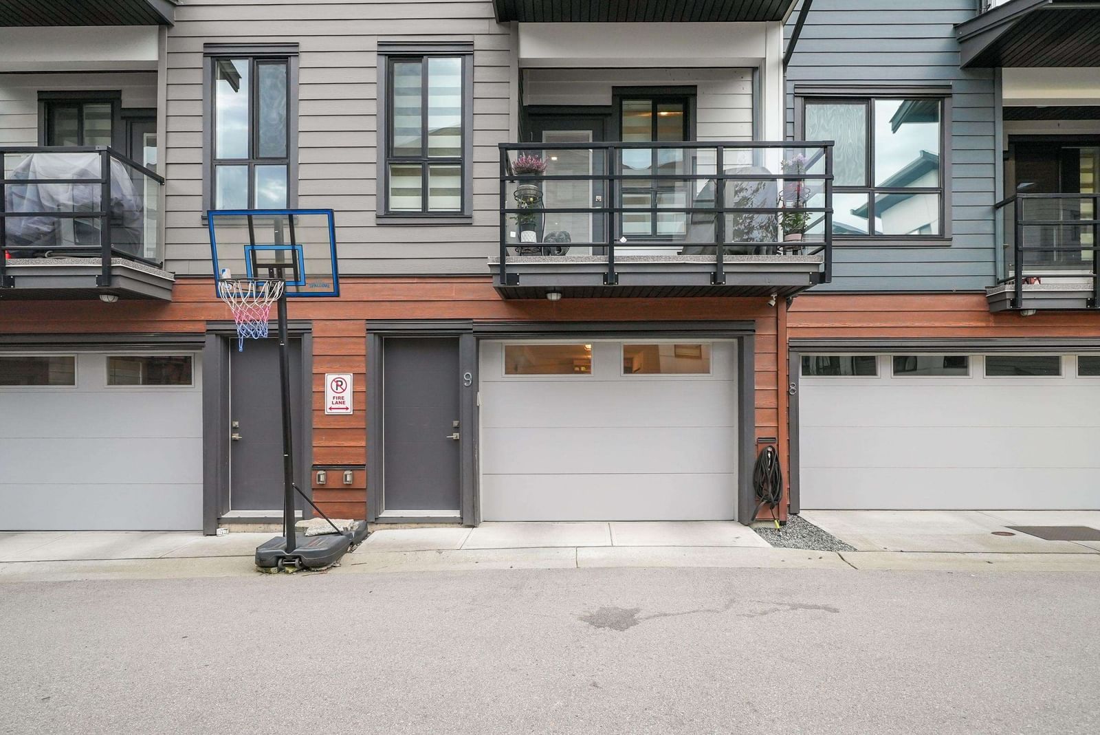 Listing Image 19