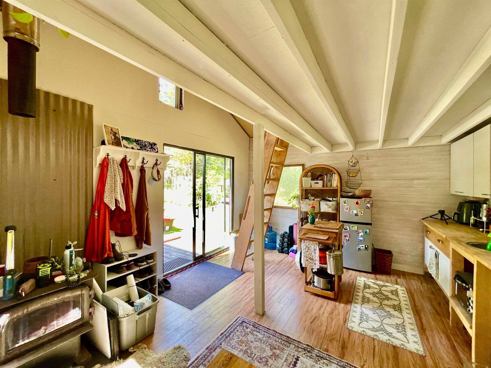 Listing Image 11
