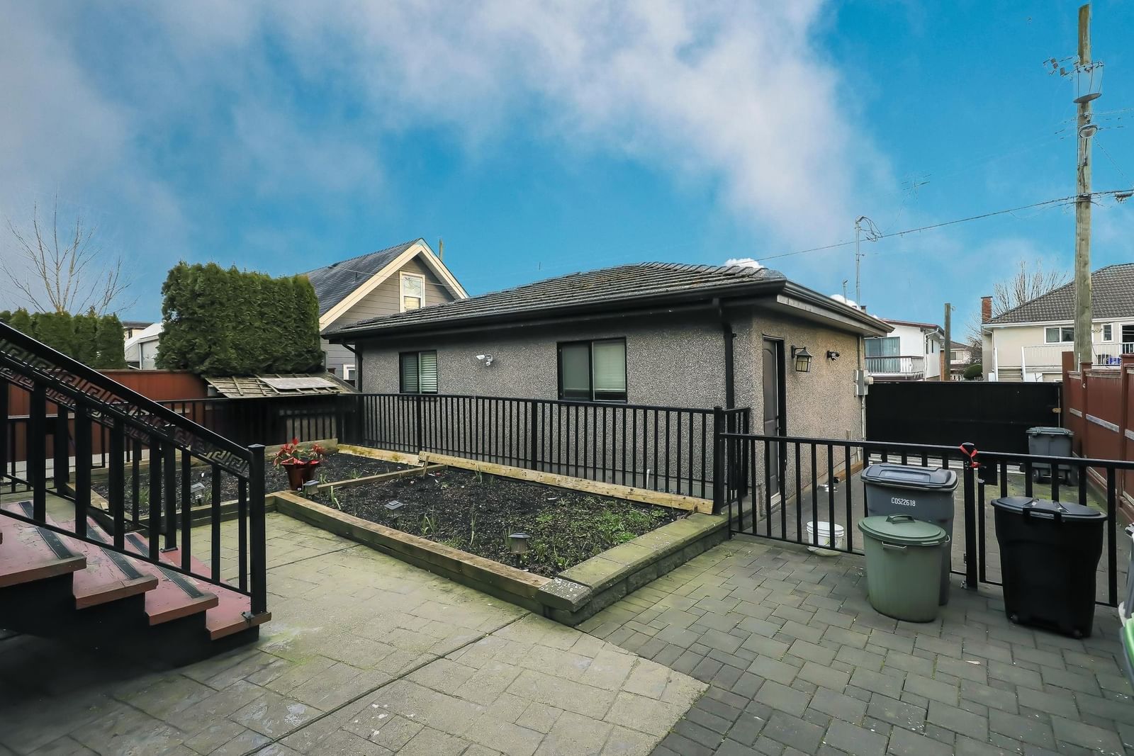 Listing Image 5