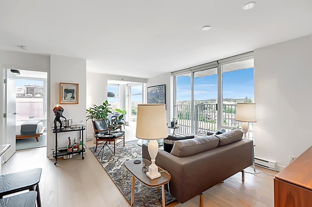 905 - 328 11th Avenue E