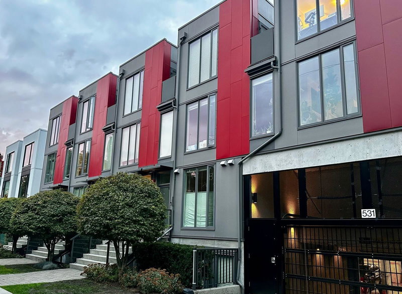 531 16th Avenue E #8, West Vancouver, British Columbia