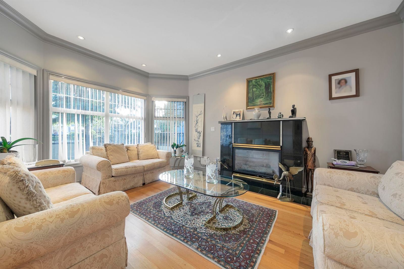 Listing Image 4