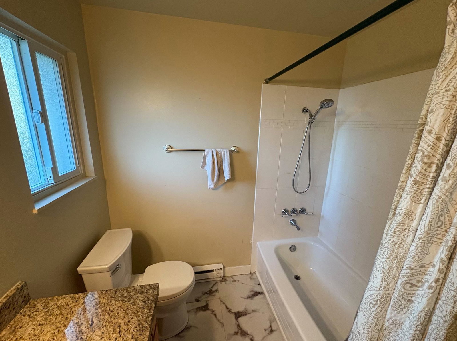 Listing Image 19