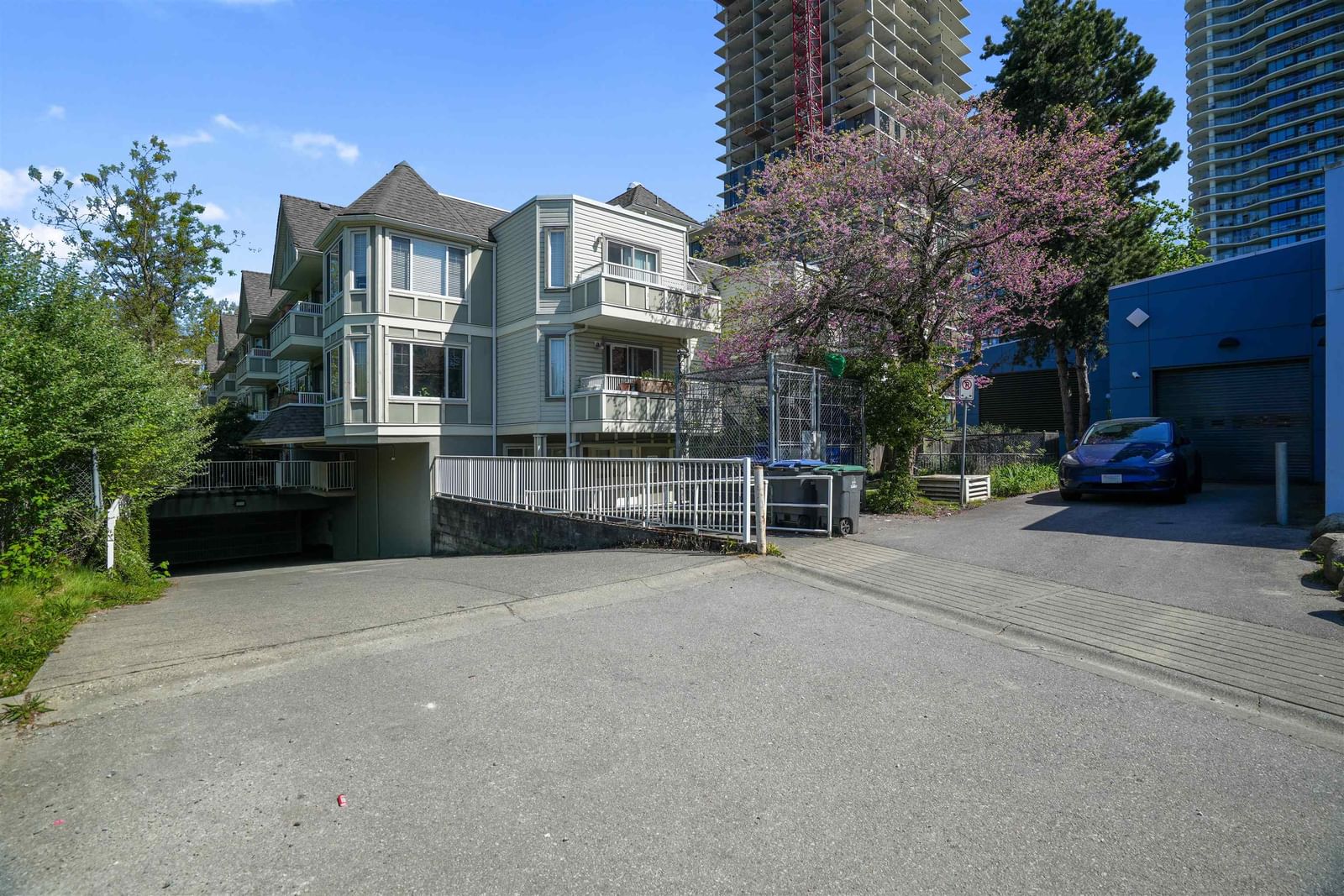 Listing Image 19