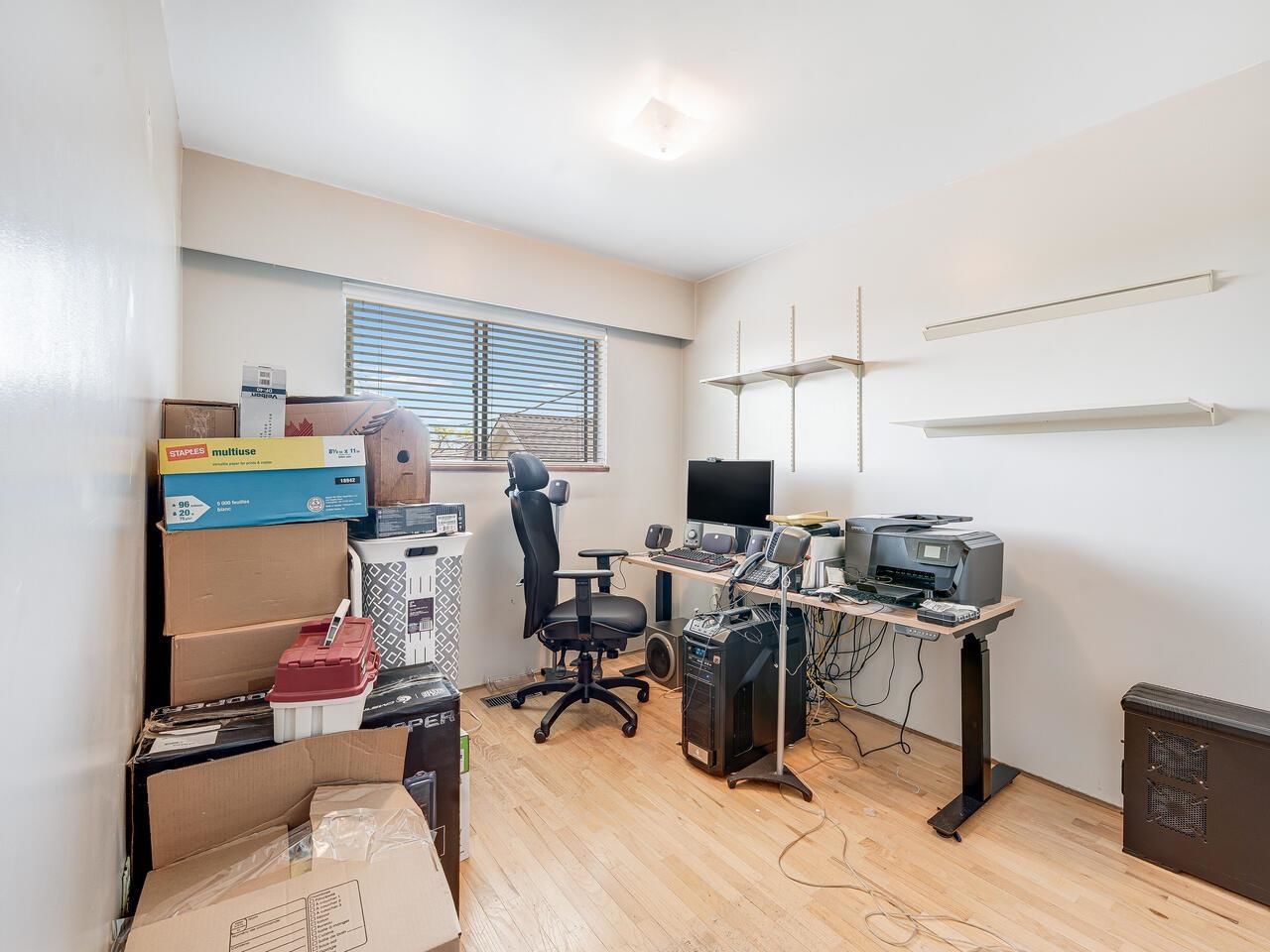 Listing Image 12