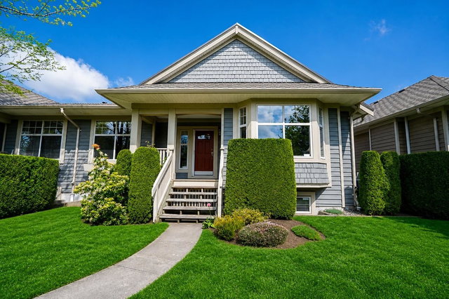 3 - 15425 Rosemary Heights Crescent