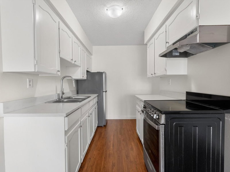 310 - 170 4th Street W