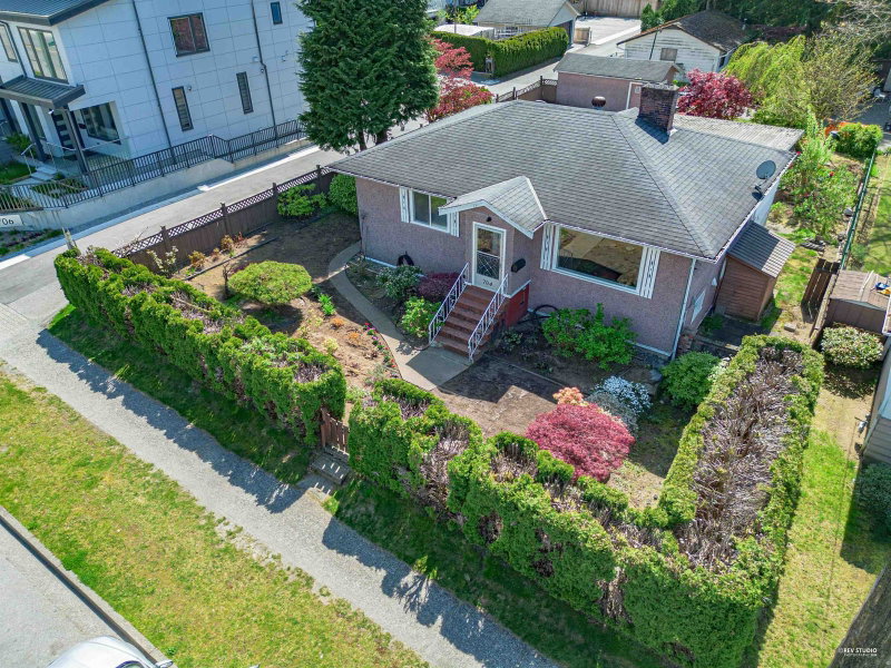 704 Smith Avenue