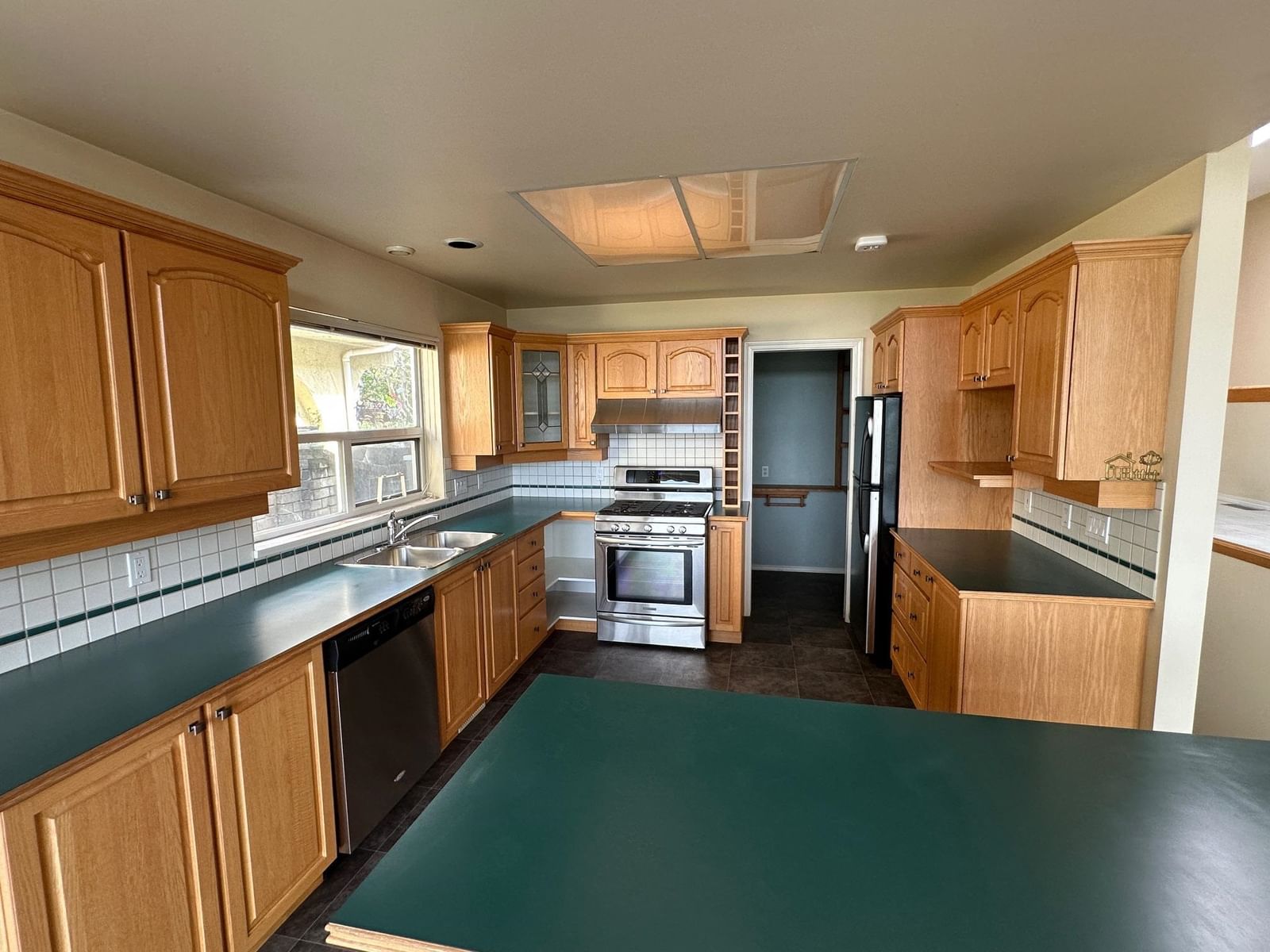 Listing Image 11