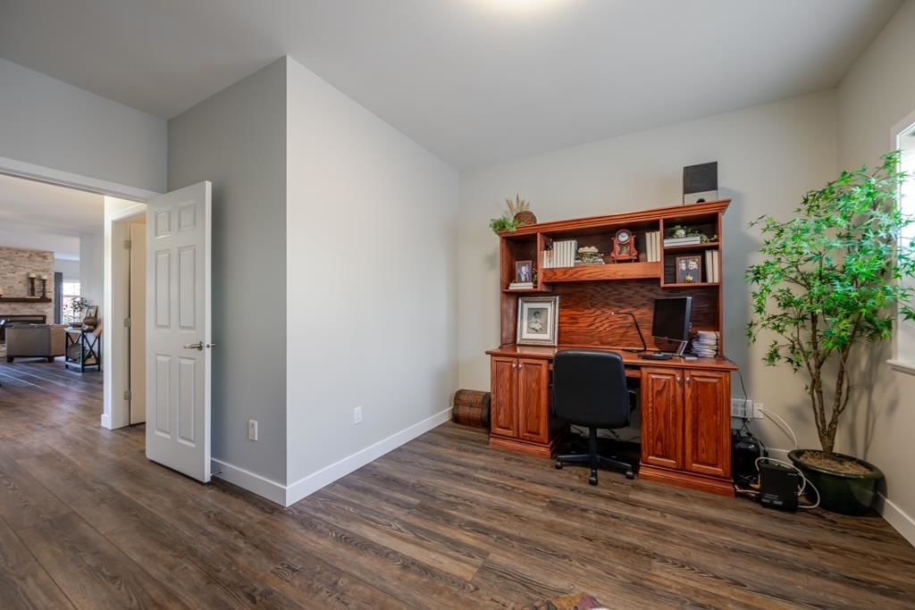 Listing Image 18