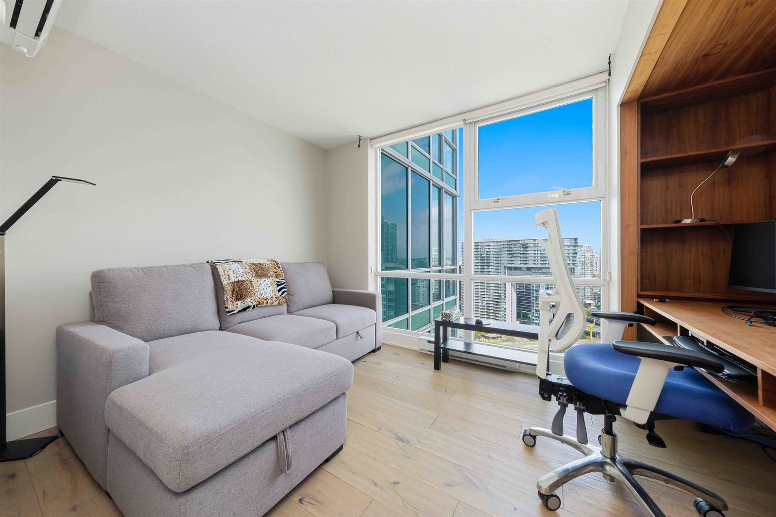 Listing Image 21