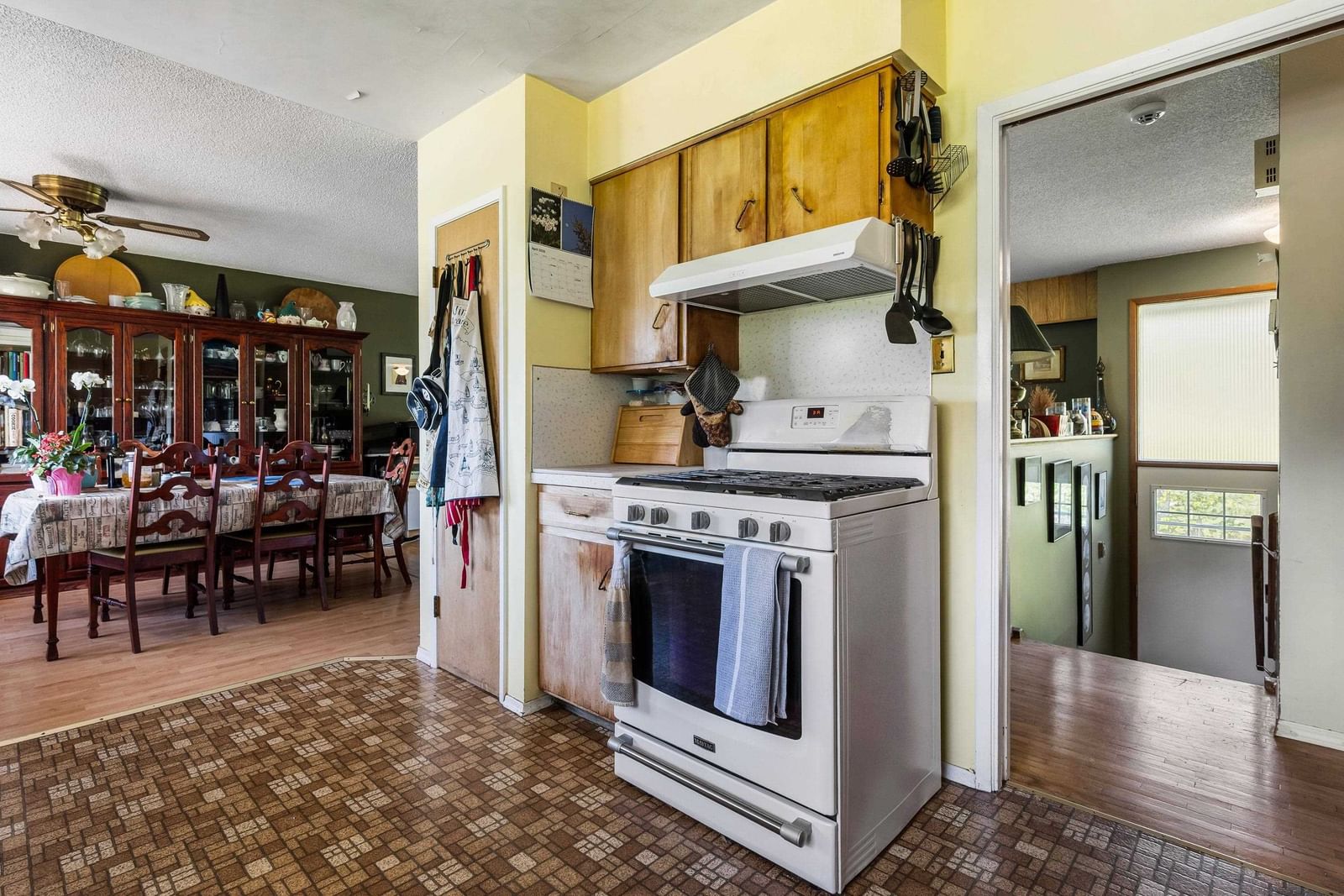 Listing Image 16