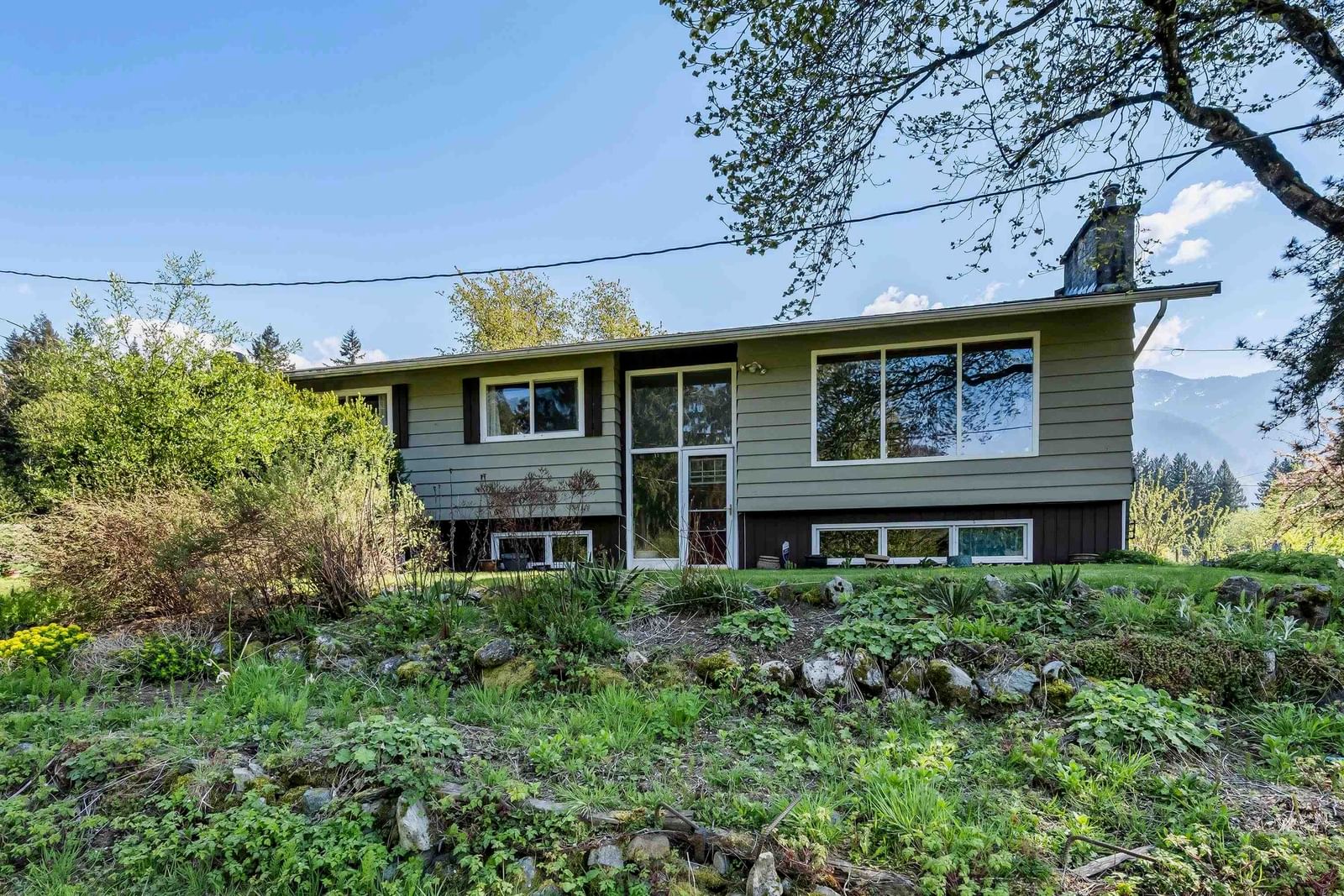 Listing Image 6